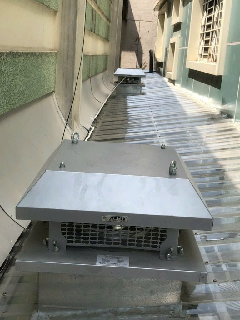 thi cong quat mai gieng troi 4