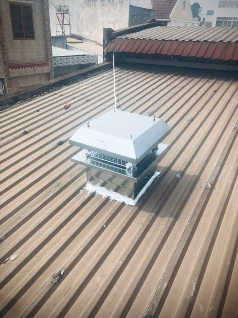 thi cong quat mai gieng troi 7